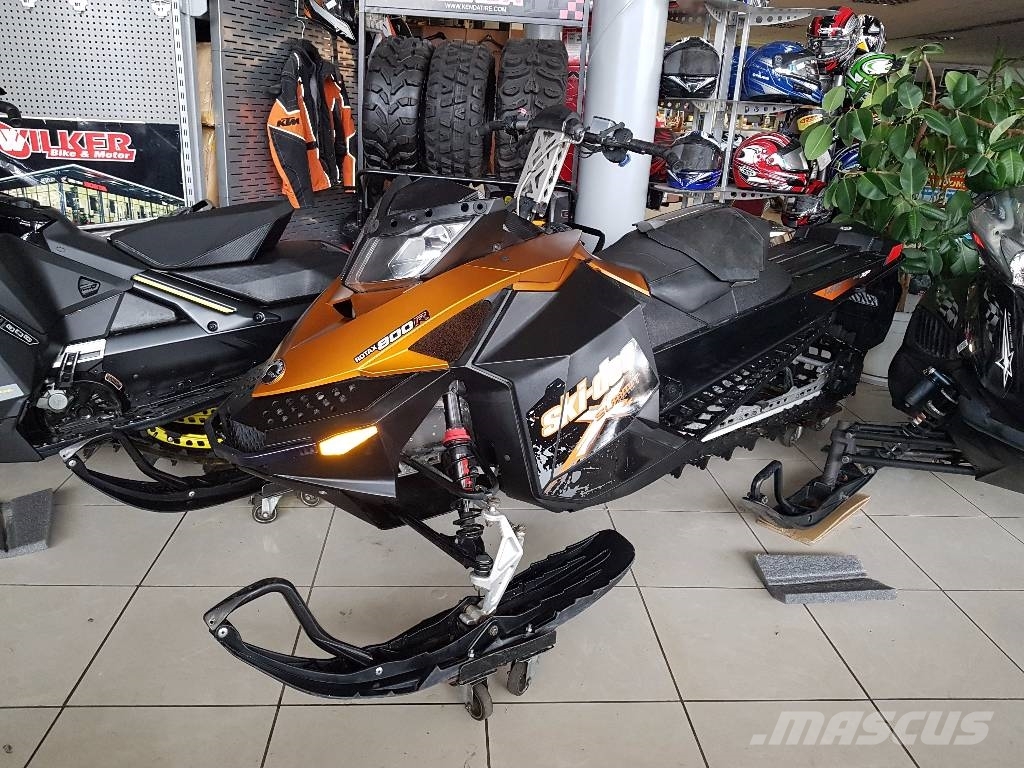 Used Skidoo Summit X 800R 154" 2200km 1 year warranty snowmobiles Year