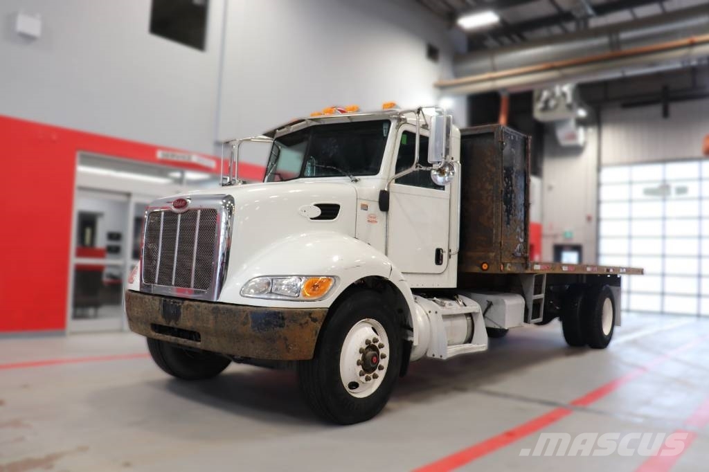 Peterbilt 337, 2014, Winnipeg, Manitoba, Canada Used flatbed/Dropside