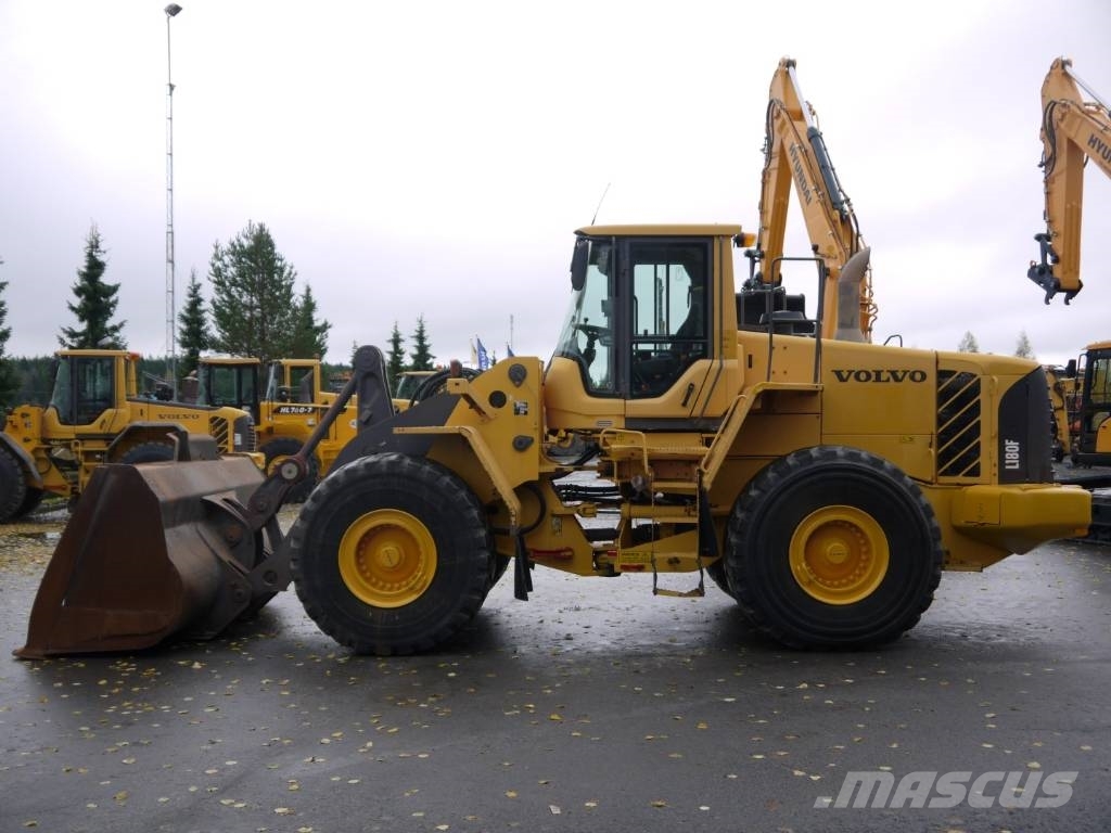 Volvo 180 фронтальный погрузчик