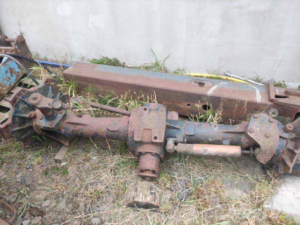 zetor-przedni-most-7045-7245-6045-7745-6245-1940-ry-ki-polen