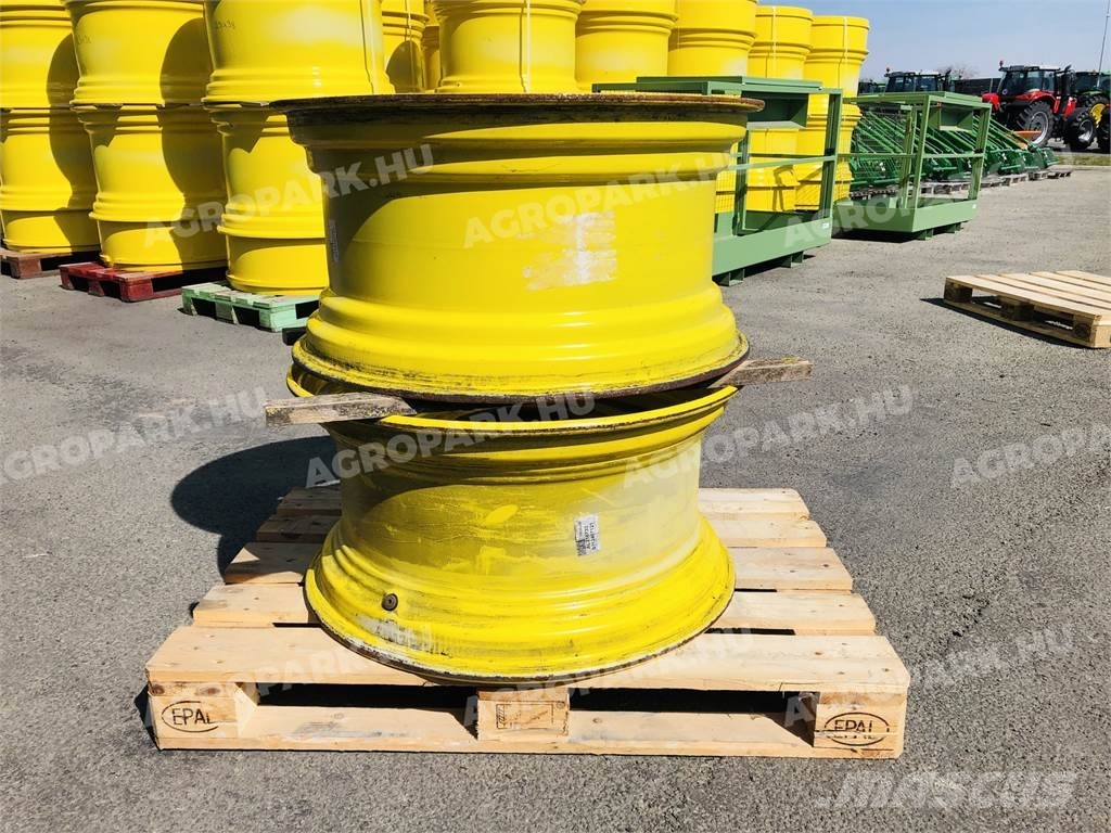 john-deere-fixed-front-rim-in-size-15x30-2015-hongrie-d-occasion