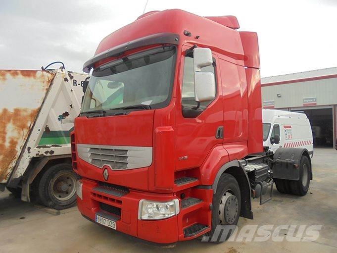 Грузовик renault premium