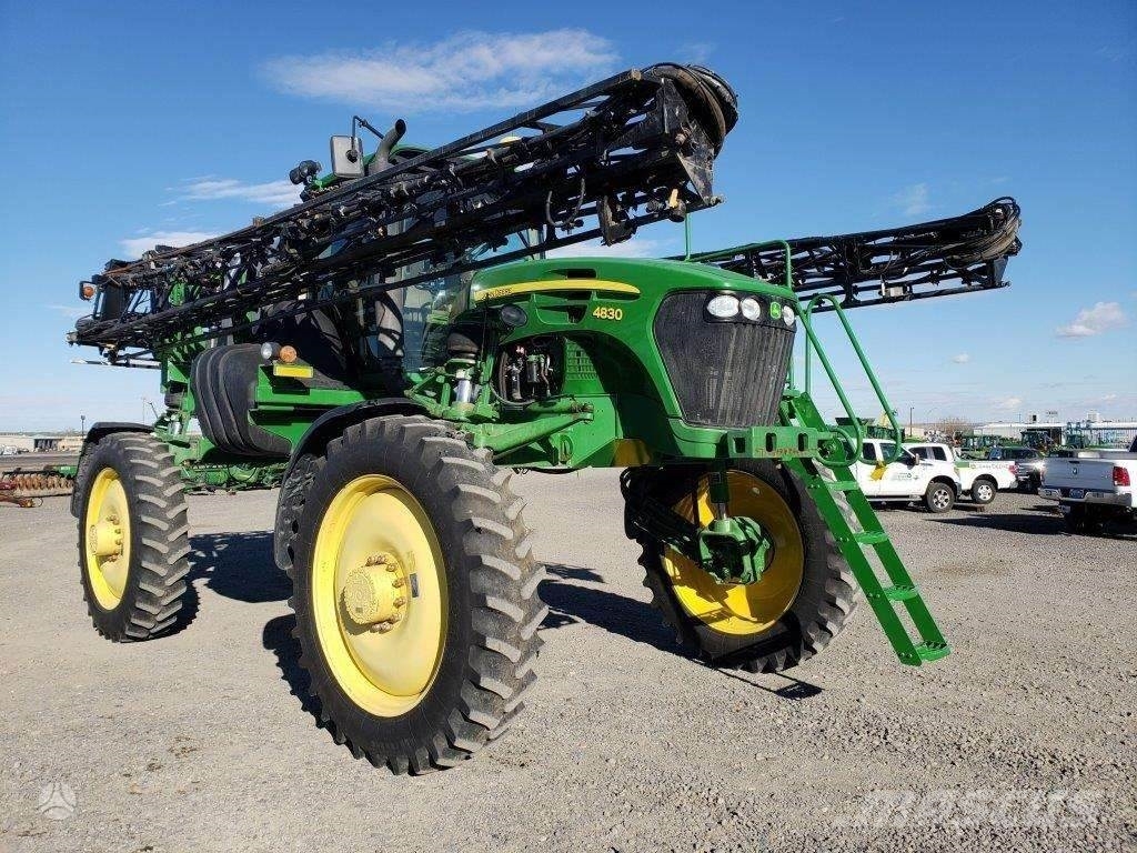 Used John Deere 4830 selfpropelled sprayers Year 2010 Price US