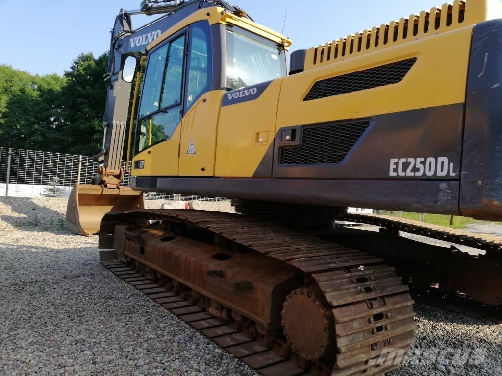 Volvo ec250dl фото