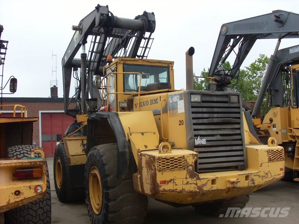 Volvo 180 фронтальный погрузчик