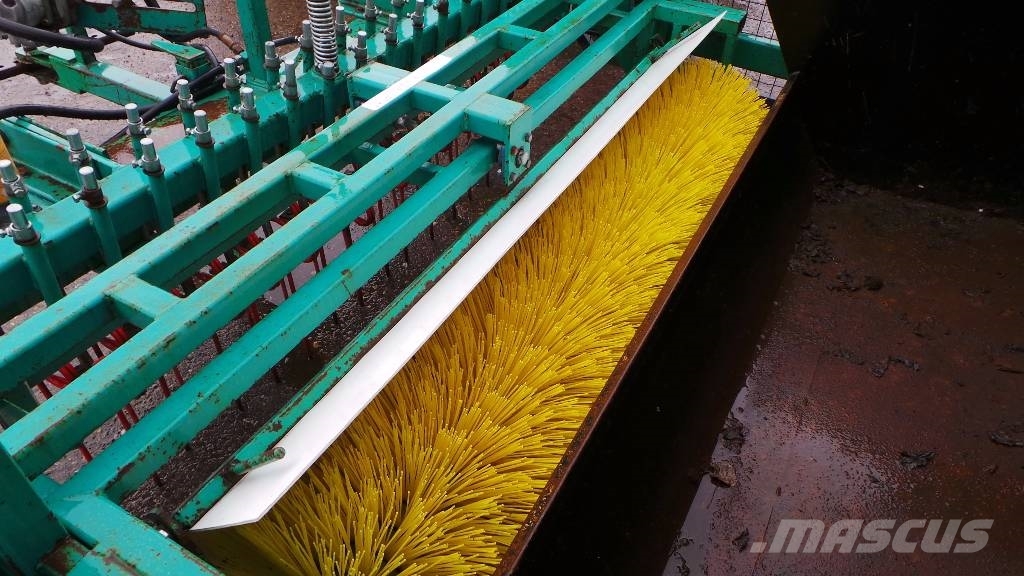 Nicholson NICHOLSON PC1800 PADDOCK CLEANER, Suffolk, Grossbritannien