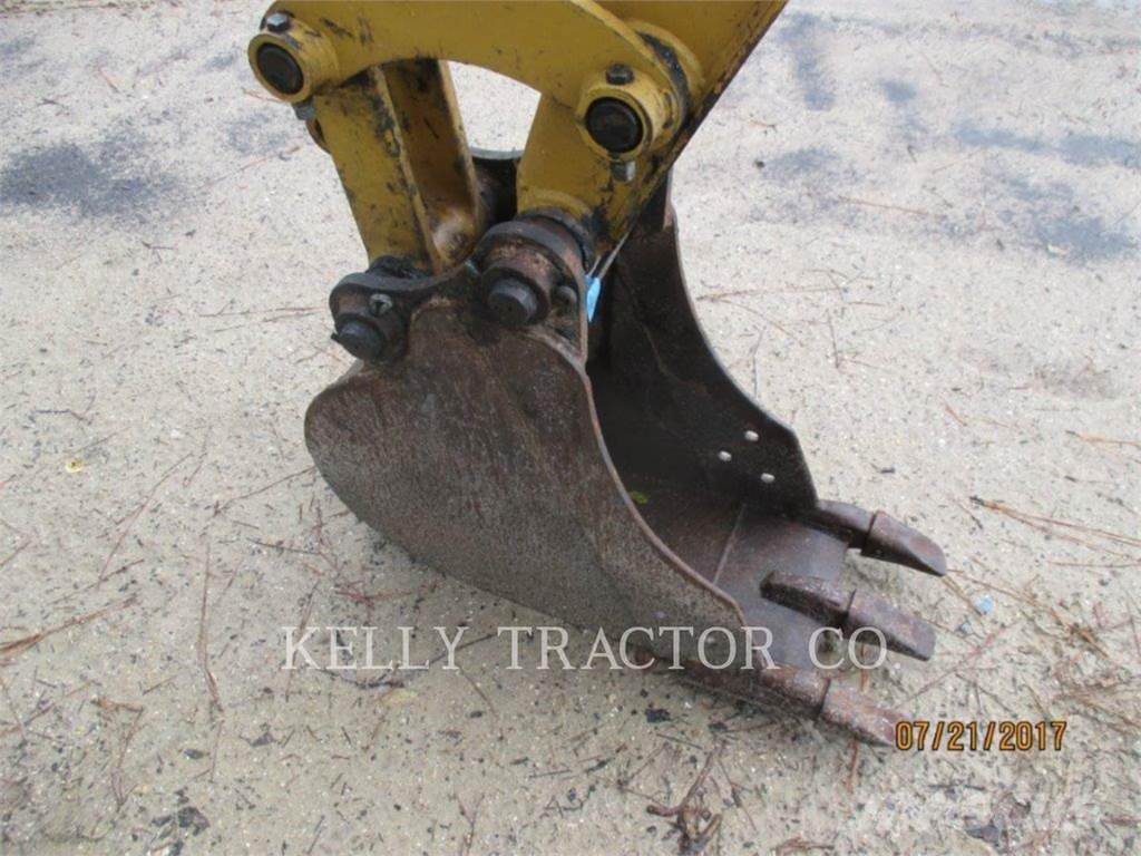 Caterpillar 12 BUCKET FOR MINI EXCAVATOR 303/304D, United States, 643