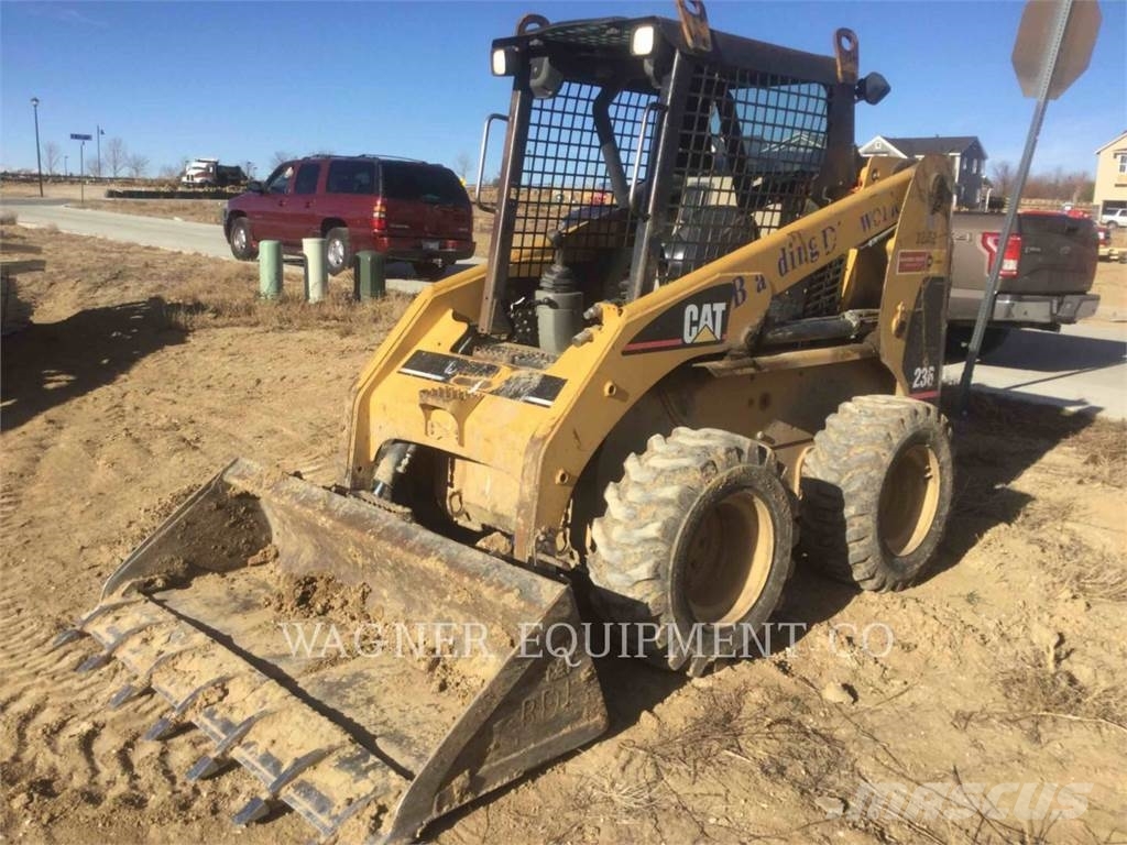 Caterpillar 236 for sale Denver, CO Price 14,000, Year 2004 Used