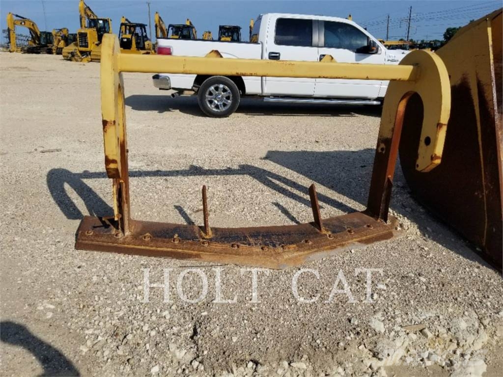 Caterpillar ROOT PLOW, Waco, TX, United States Used rakes and tedders