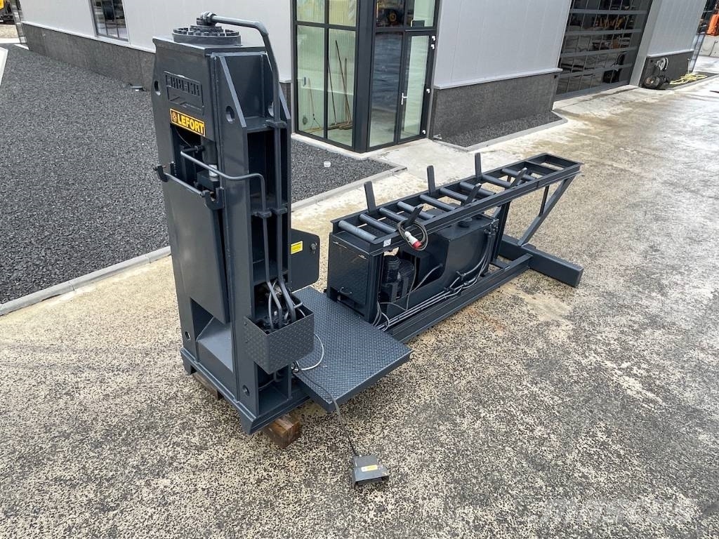 Lefort Corema City 80T Metal cutting shear, 2013, Holten, Overijssel
