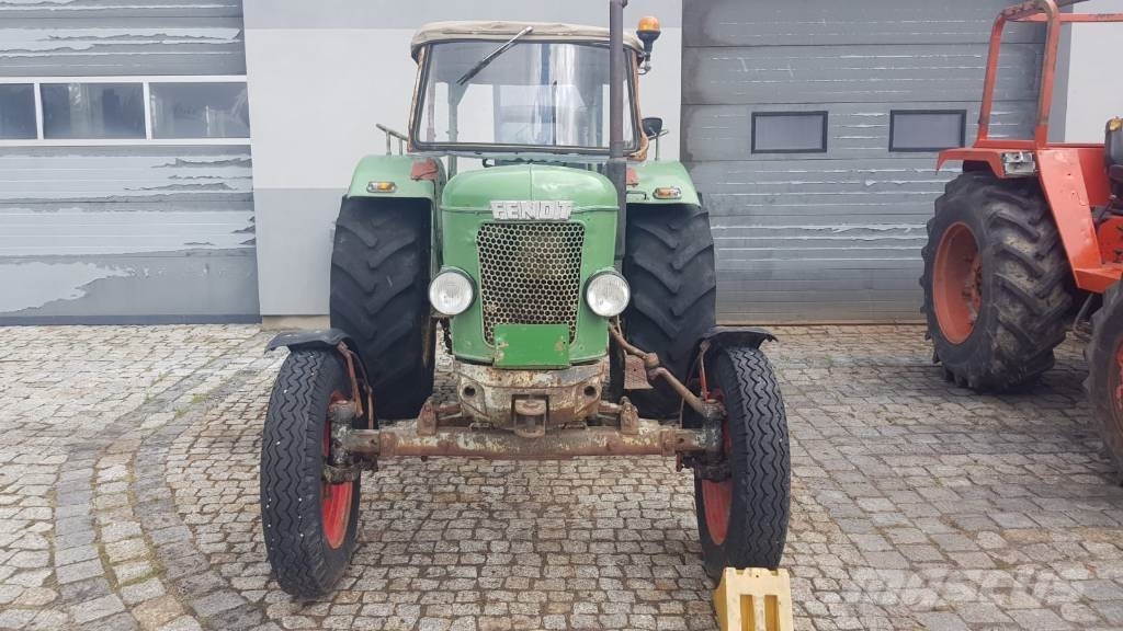 fendt-farmer-2-1966-poland-used-tractors-mascus-uk