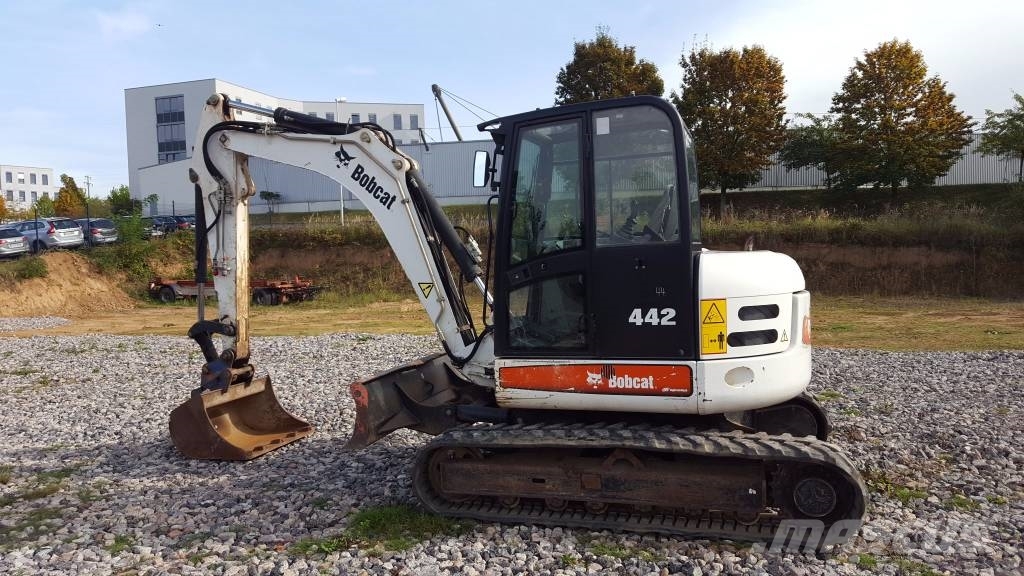 Used Bobcat 442 B mini excavators 7t 12t Year 2005 Price 20,489
