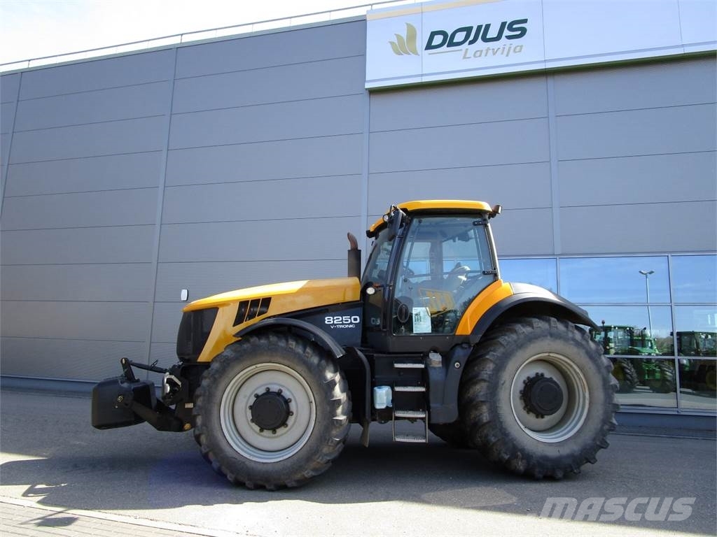 JCB fastrac8250 Gebrauchte Traktoren gebraucht kaufen und verkaufen