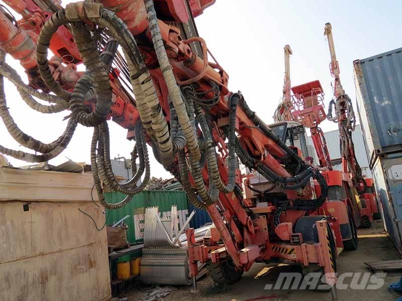 中古サンドビック Dt 821 C 製造年 2015 トンネル掘削機 建設