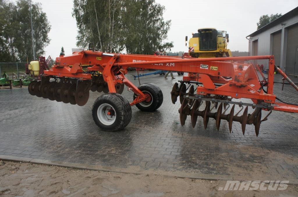 Used Kuhn Discover XM disc harrows Year 2001 Price US 4,699 for sale