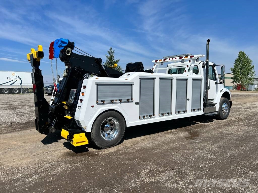2023 INT16 Tow Wrecker Mounted on a 2013 Freightli