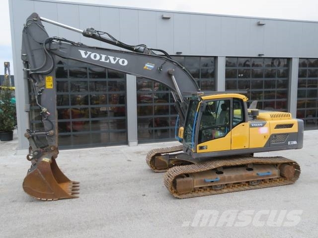 Volvo 220 экскаватор