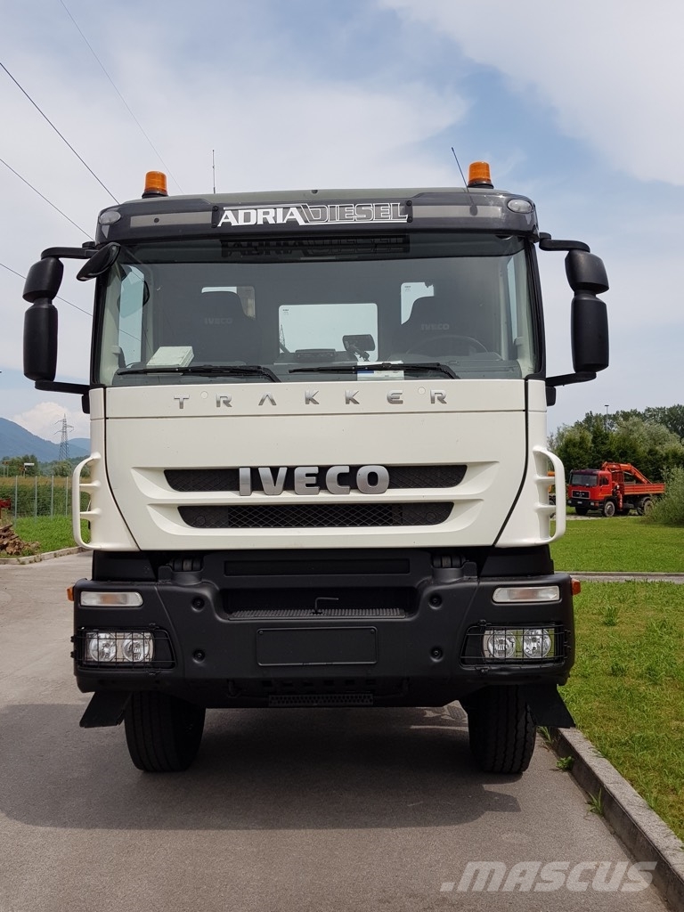Фара iveco trakker