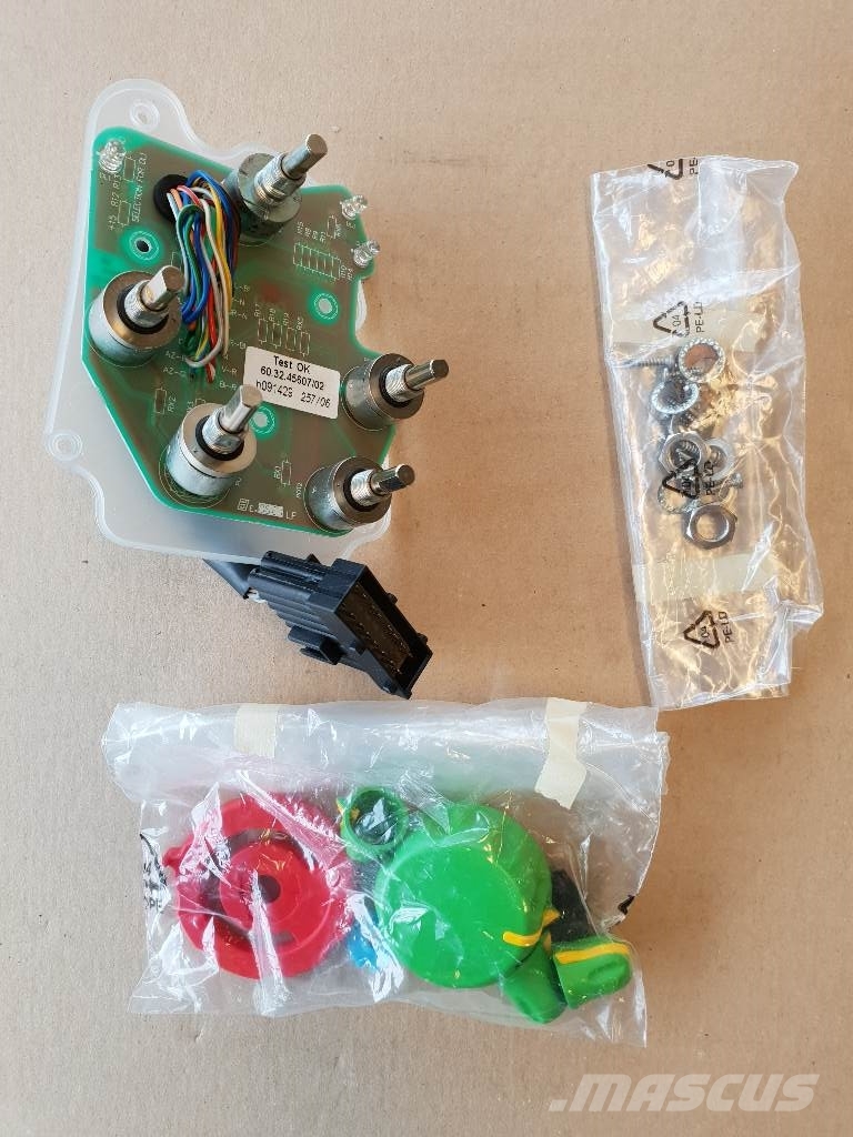 Deutz-Fahr Controls assembly 0.013.8345.4/40, Jönköping, Jönköpings län ...