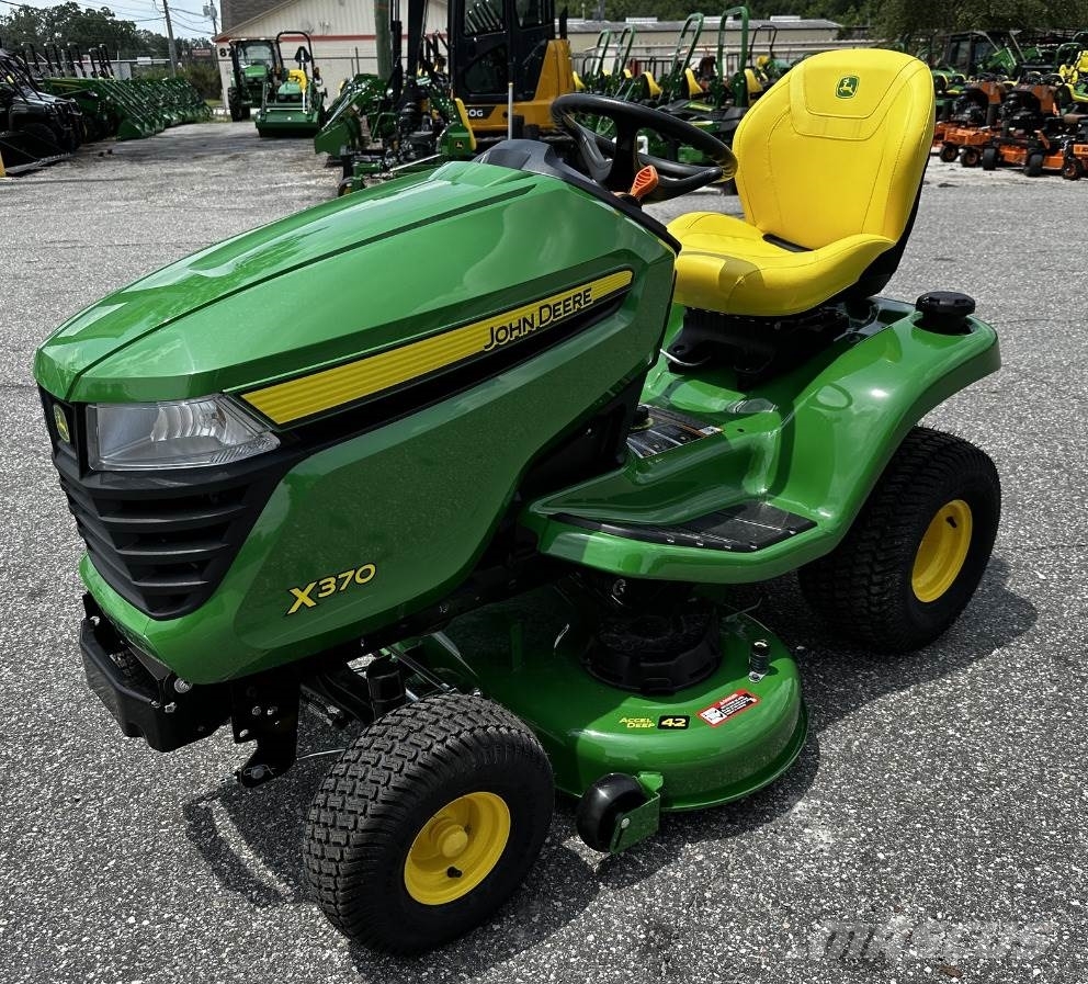 John Deere X370, 2024, Millersburg, Ohio, United States Used compact