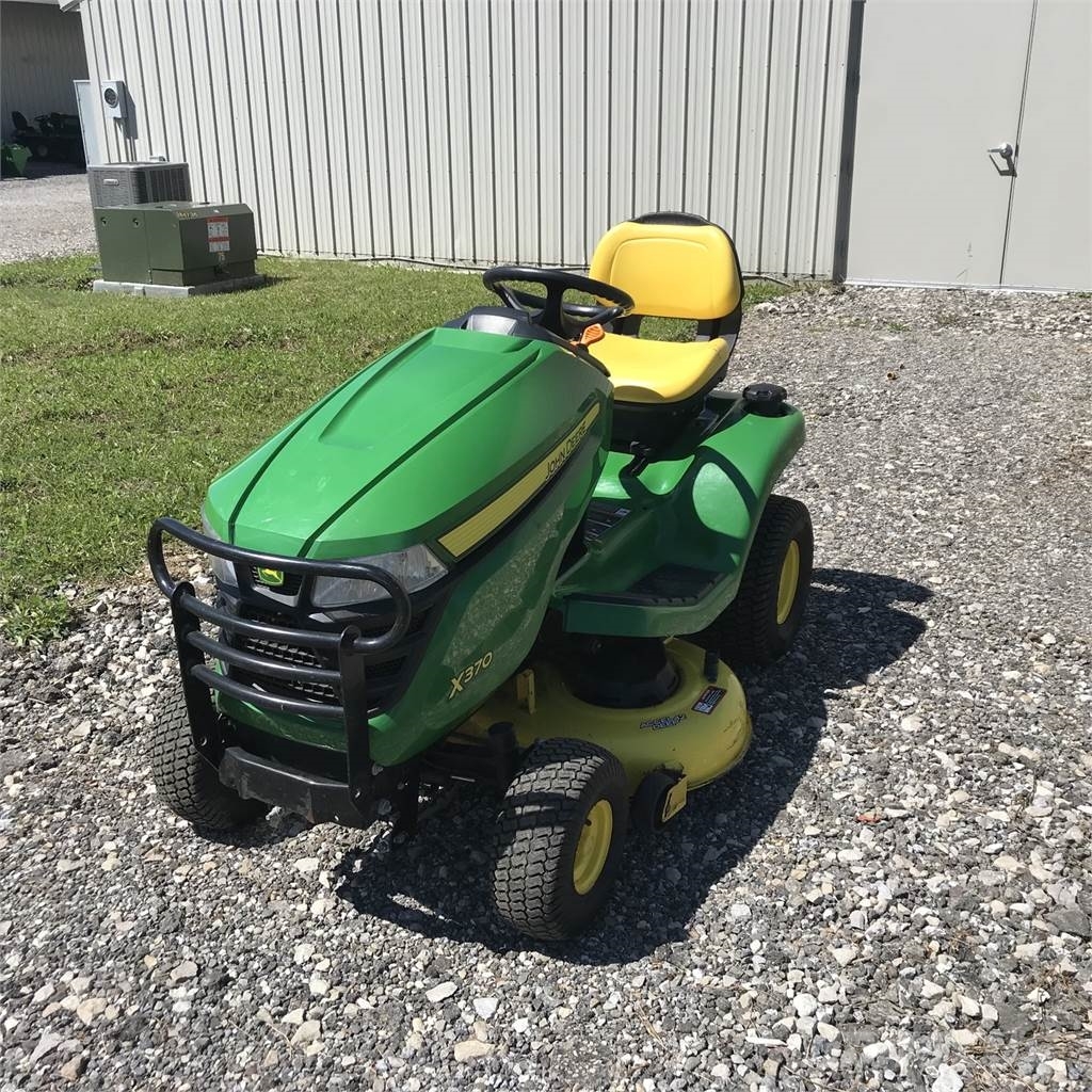 John Deere X370