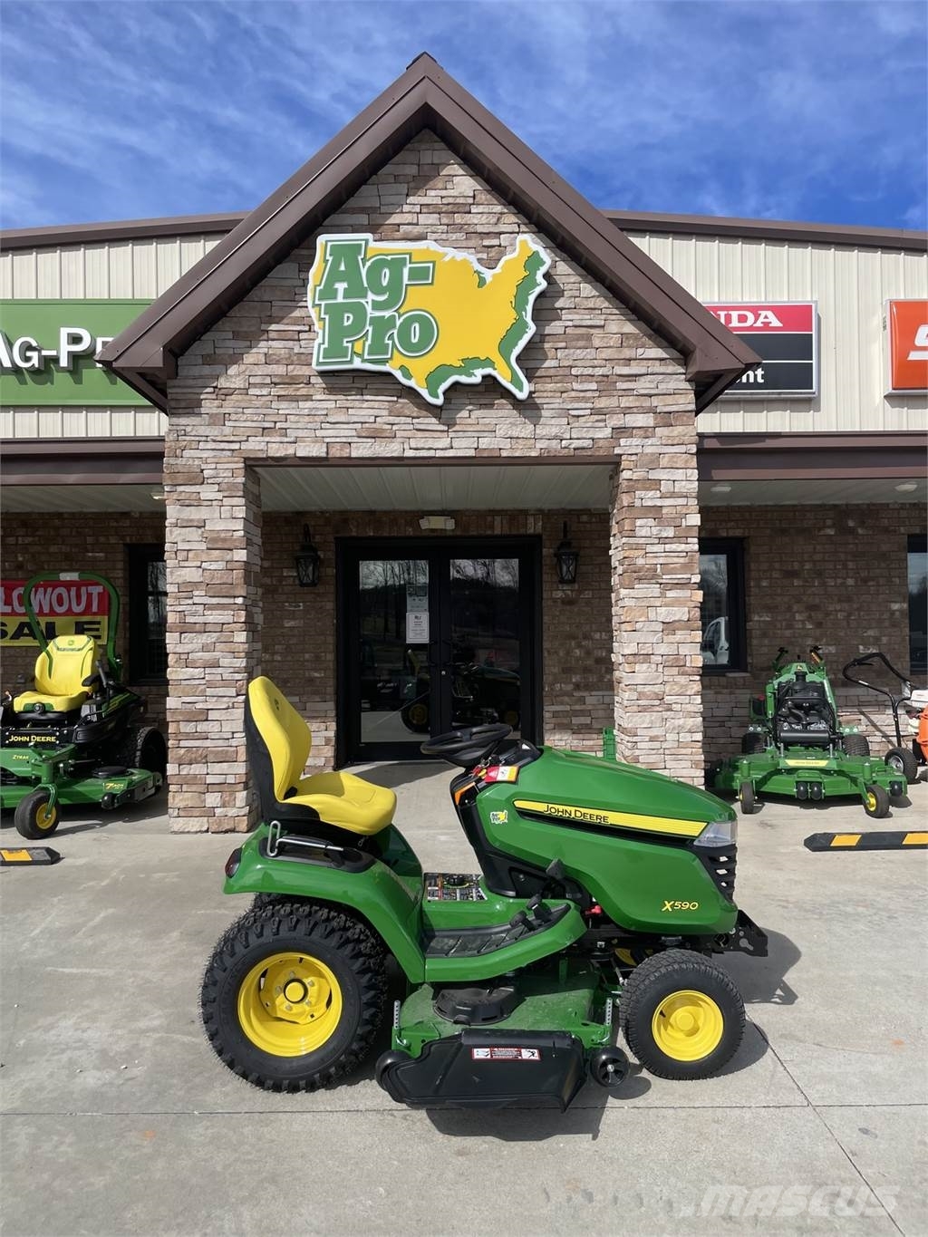 John Deere X590, 2024, Seneca, South Carolina, Spojené státy Použité
