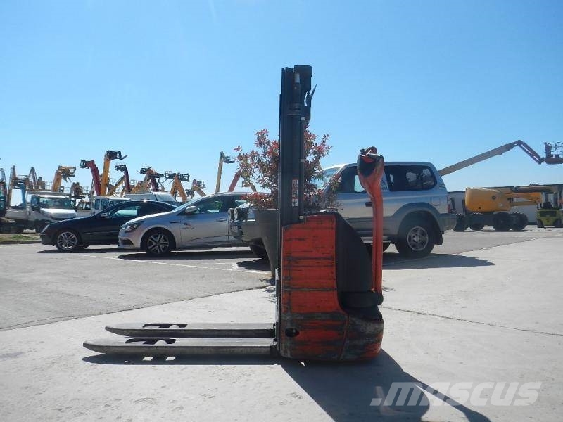 Crown Wf 3000 17 Brochon Frankrijk Tweedehands Meeloop Pallettrucks Mascus Nederland