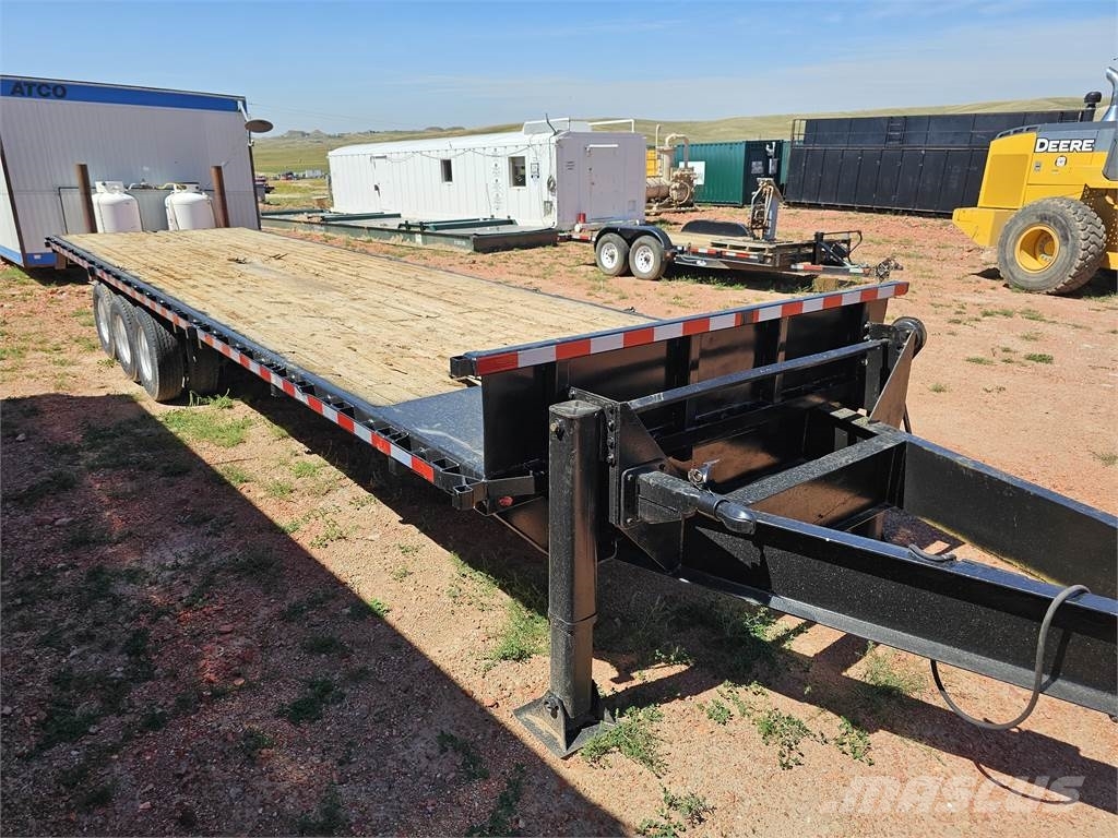 Holland Flatbed 8ft x 32ft TriAxle Flatbed, Gillette, Wyoming, United