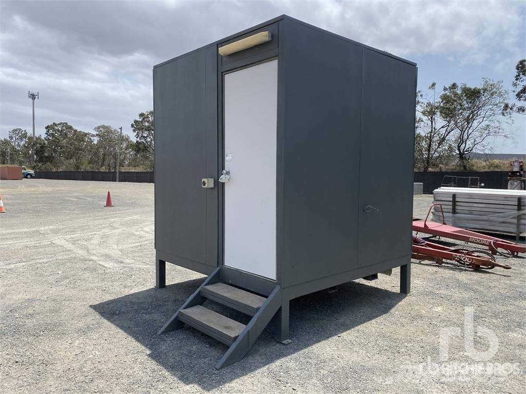 Weltweite Auktionen gebrauchter 3.13 m x 2.42 m Portable Restroom