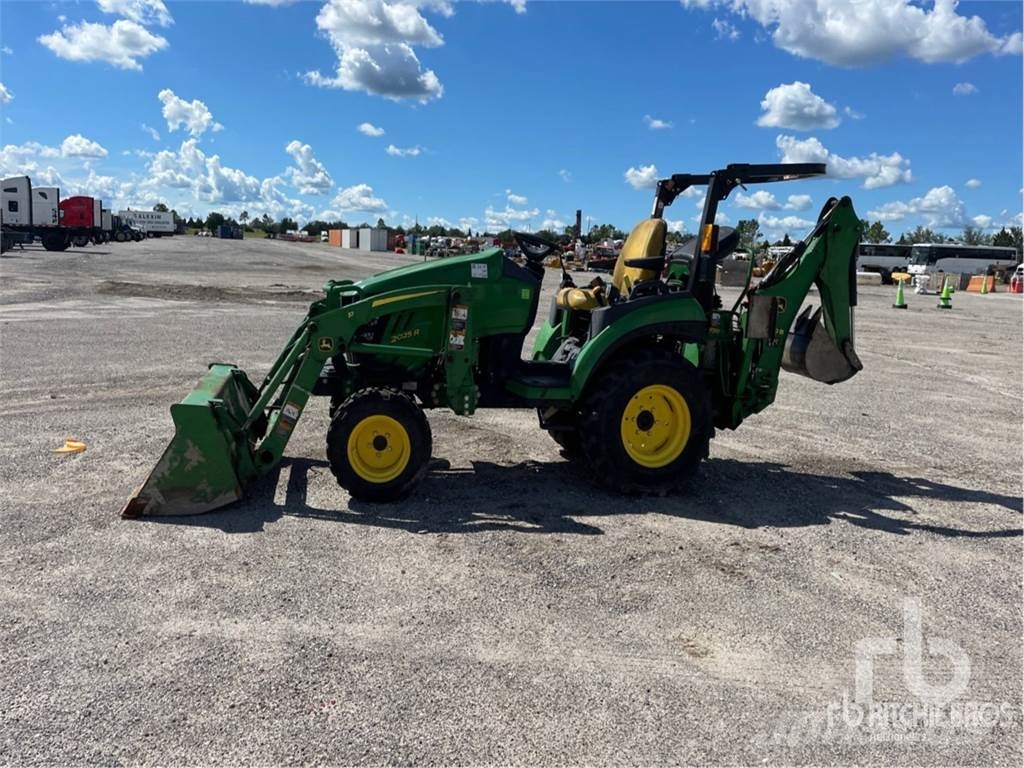 Compra tractores compactos John Deere 2025R de segunda mano para