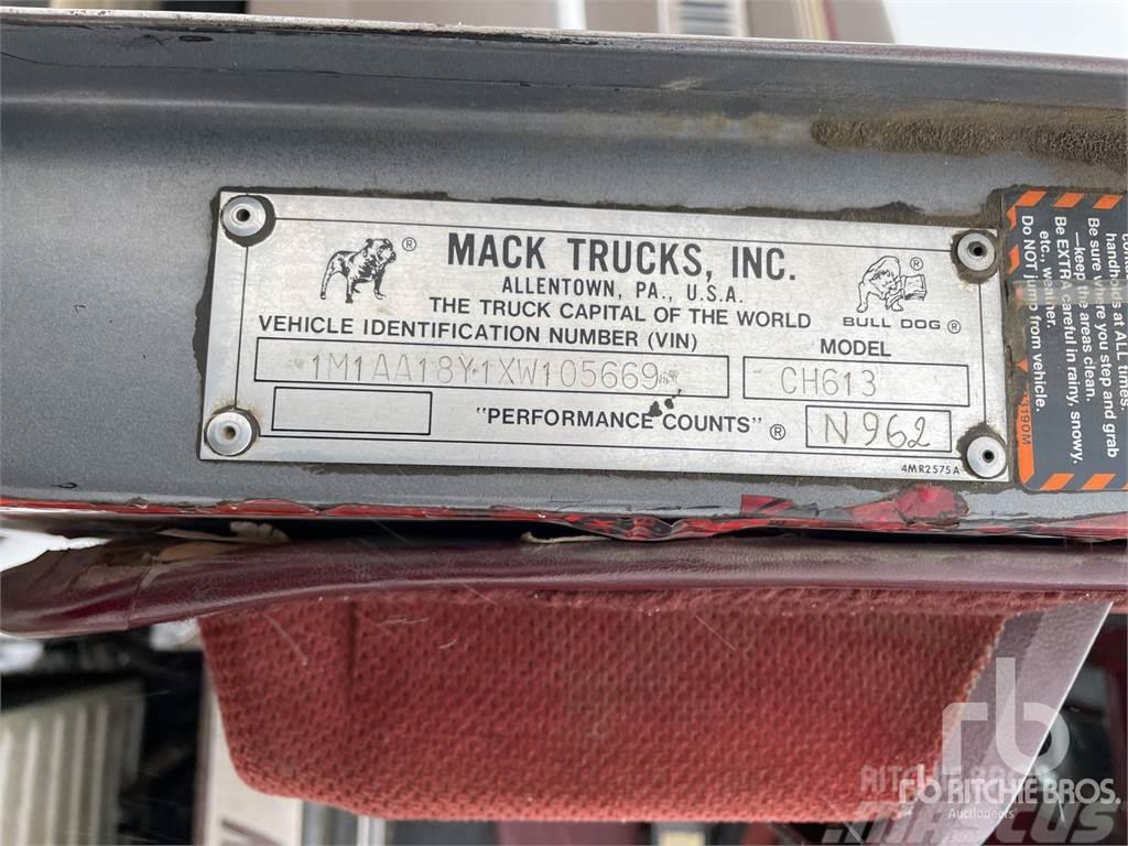 Mack CH613