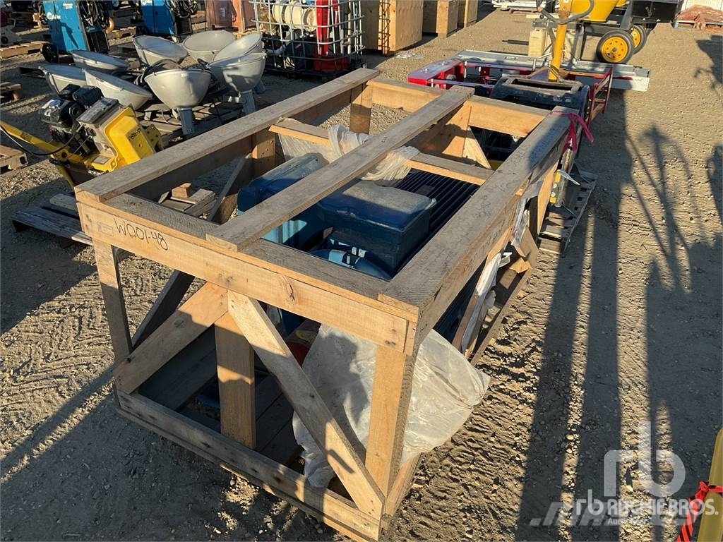 Auksjoner på brukte andre komponenter Quantity of 10 ft Drain Pipe