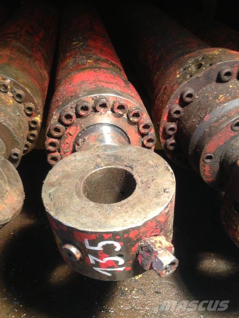 Silownik Poclain L 2140 C 210 T 110 S 80 80 U 110 Polen Begagnade Hydraulik Mascus Sverige