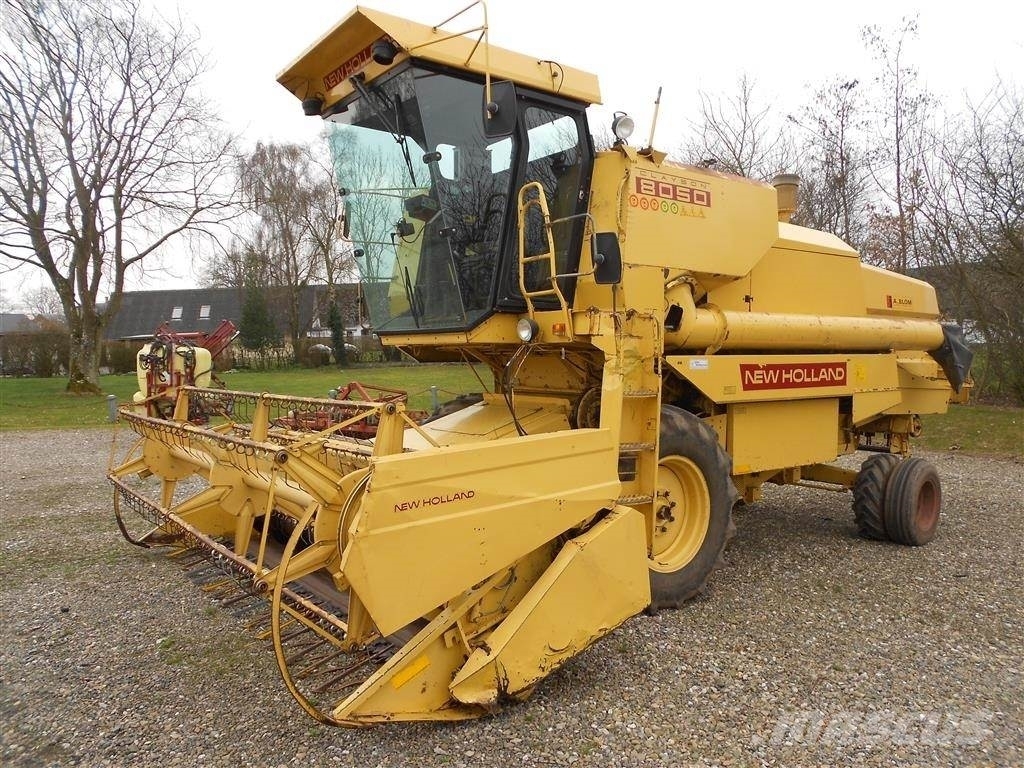 used-new-holland-8050-combine-harvesters-year-1987-price-us-14-554
