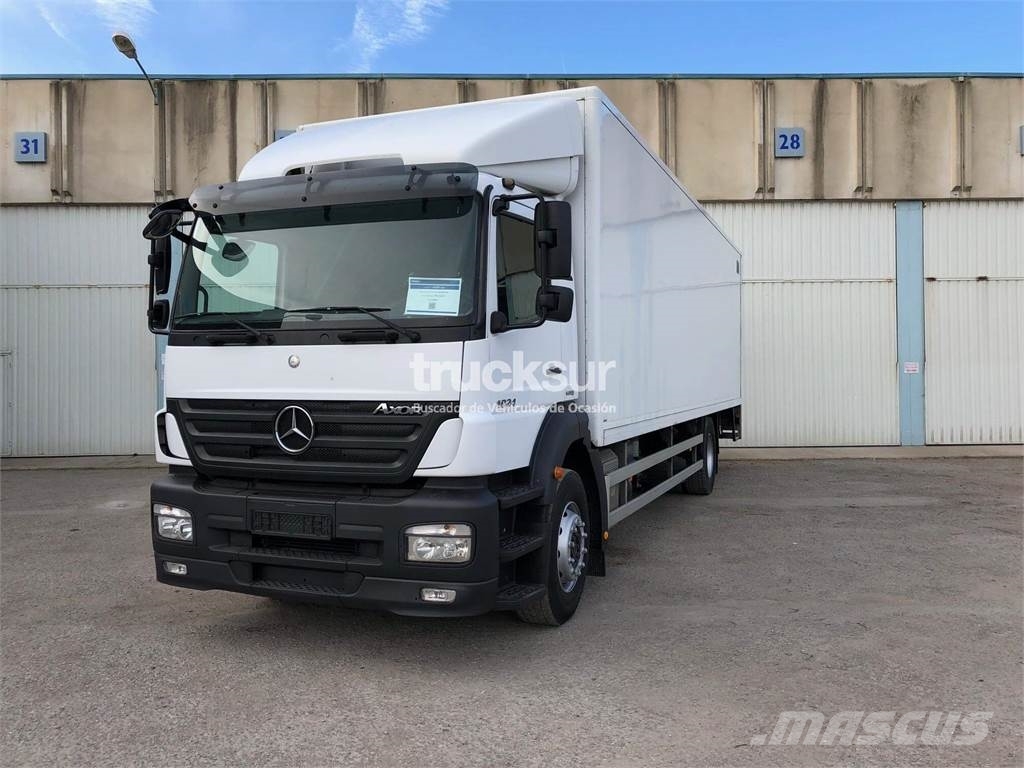Фара mercedes axor