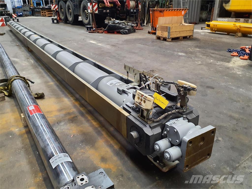 Liebherr LTM 1400 7.1 telescopic cylinder, Sassenheim, Netherlands