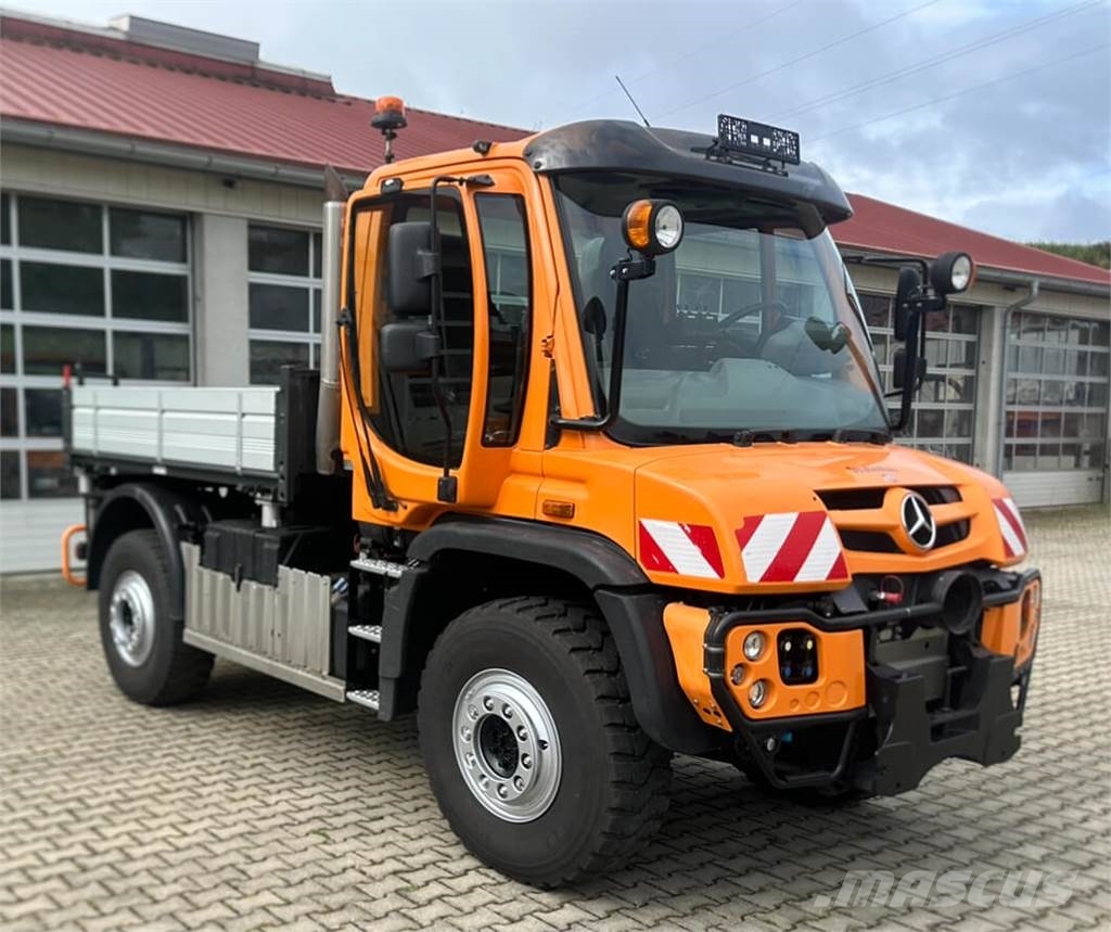 Локомобиль мерседес unimog u400