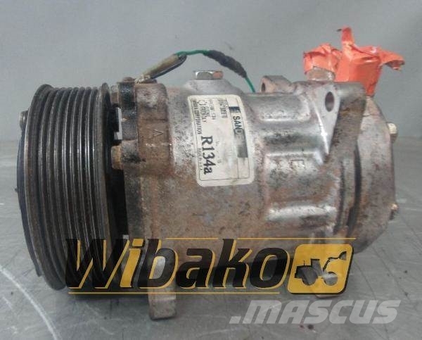 Sanden Air conditioning compressor Sanden R134A 00, 2000, Kojszówka ...